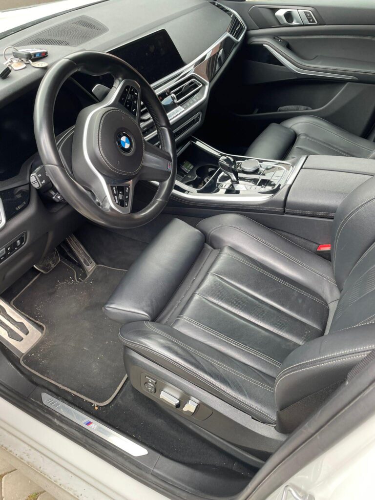 Czyszczenie tapicerki skórzanej w BMW X5 M