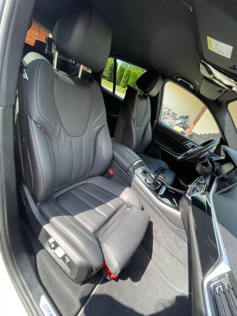Czyszczenie tapicerki skórzanej w BMW X5 M